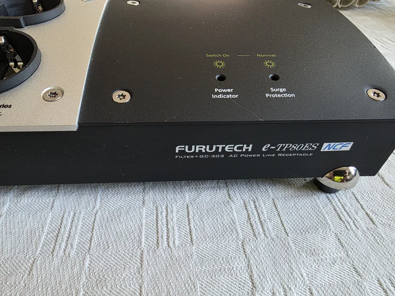 Furutech e-TP80ES NFC I fint skick Furutech e-TP80ES NFC I fint skick - Bild 2 av 4