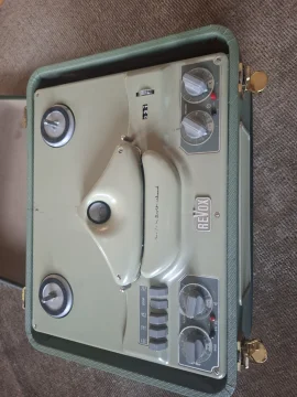 Revox E36 nyservad rullbandspelare med rör Revox E36 nyservad rullbandspelare med rör