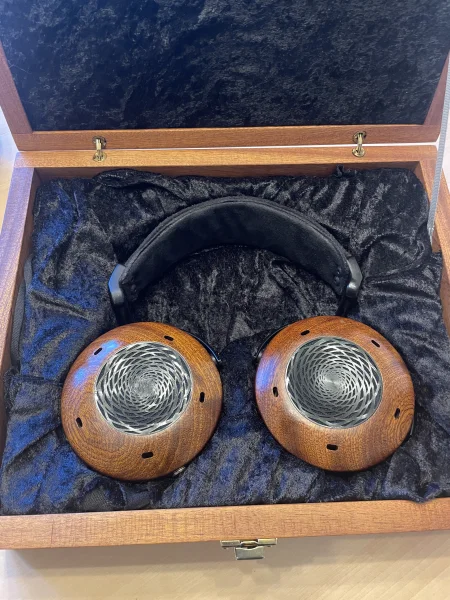 Titel: ZMF Verit&eacute; Open &ndash; High-end h&ouml;rlurar i toppskick - Bild 4 av 5