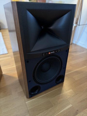 Nästan nya Jbl 4349 + Jp120 stativ