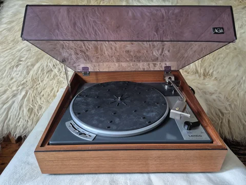 AGA Lenco L70