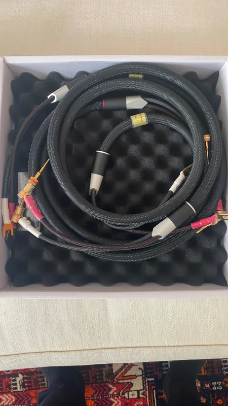 H&ouml;gtalarkablar Furutech  - Bild 2 av 2