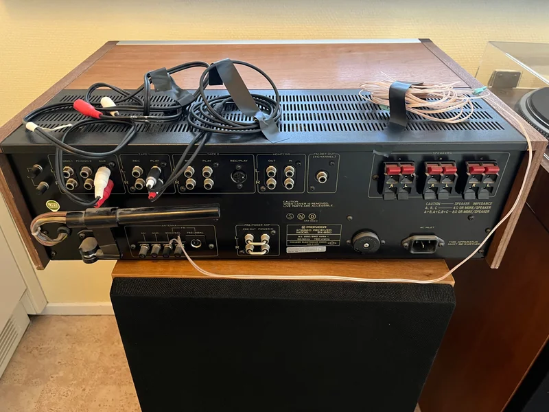 Anl&auml;ggning fr&aring;n Pioneer - skivspelare, receiver, h&ouml;gtalare - Bild 7 av 11