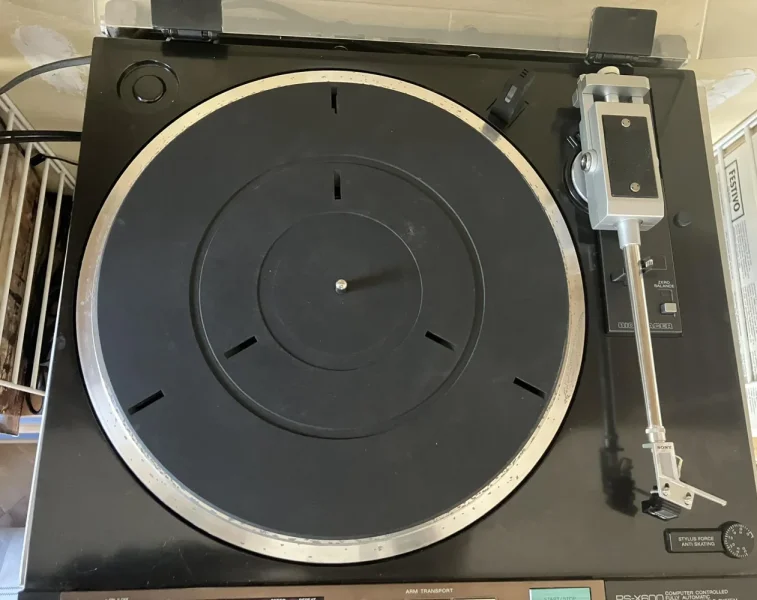 Skivspelare Sony PS-X600 Skivspelare Sony PS-X600 - Bild 4 av 5