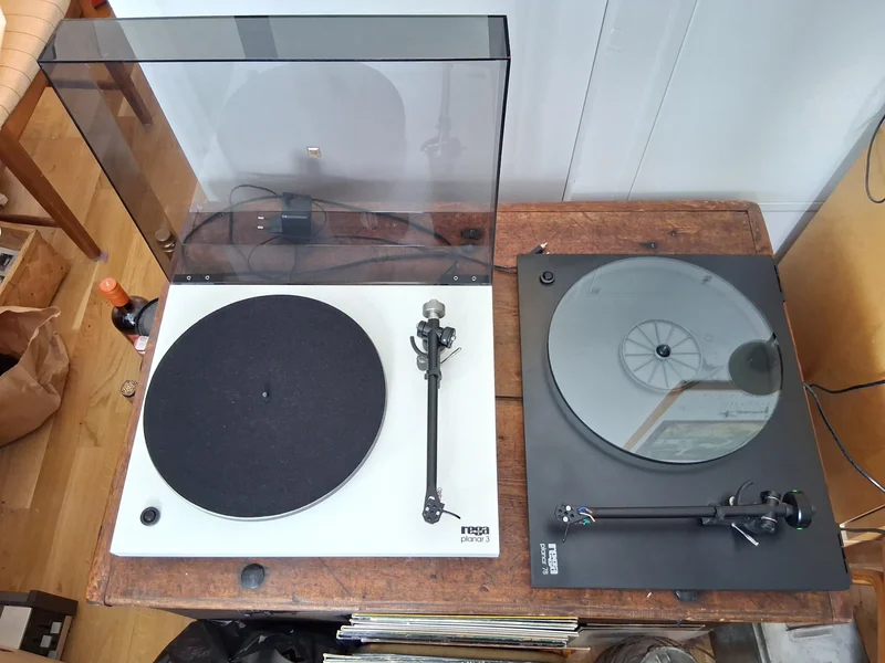 Rega Planar 3 samt Rega Planar 78 Rega Planar 3 samt Rega Planar 78 - Bild 1 av 13