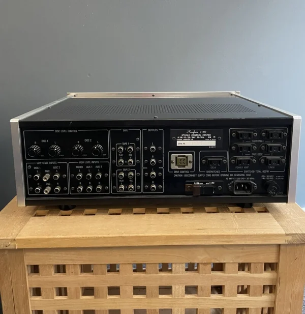 Accuphase C-200 - Bild 2 av 3