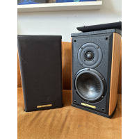 Sonus Faber Liuto Monitor inkl stativ och kabel.