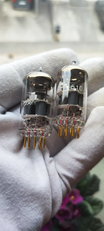 Matchat par Tesla E83CC med guldstift (NOS)  - Bild 1 av 4