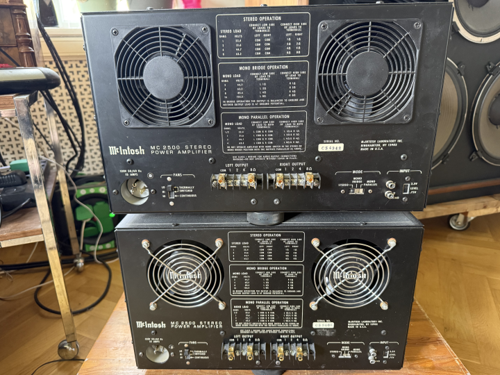 MCINTOSH MC2500 + MCINTOSH MC2500