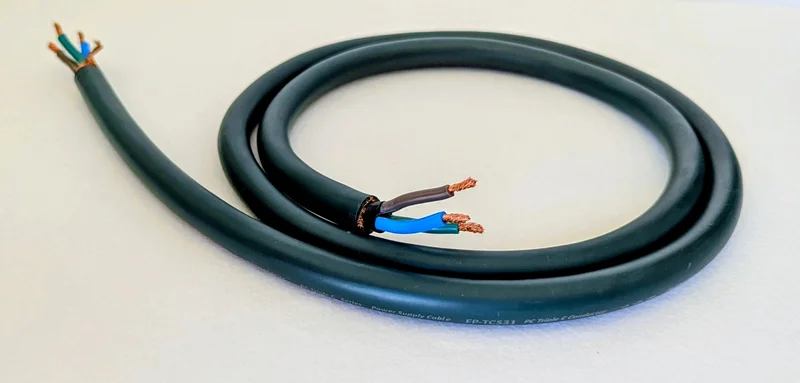 Furutech FP-TCS31 n&auml;tkabel / bulk DIY &ndash; ca 1,65 m - Bild 1 av 6