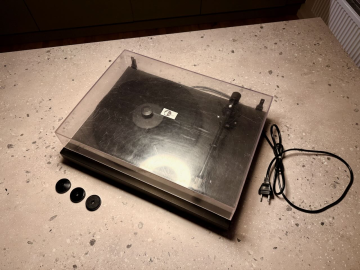 Äldre Pro-Ject 2 vinylspelare