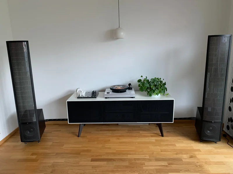 Martin Logan Ethos (aktiva elektrostat högtalare - hybrid - svarta) Martin Logan Ethos (aktiva elektrostat högtalare - hybrid - svarta) - Bild 3 av 6