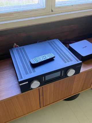 Musical Fidelity M6 Encore 225 – 2 × 225 W / DAC / stre...