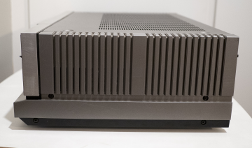 JVC JR-S201 DC Integrated Receiver (1978)