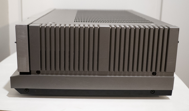 JVC JR-S201 DC Integrated Receiver (1978)