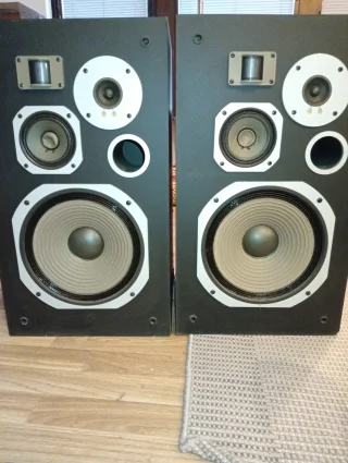 Vintage Pioneeer HPM 70