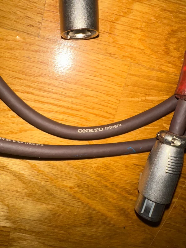 M&auml;ngder av blandade hifi tillbeh&ouml;r  - Bild 15 av 24