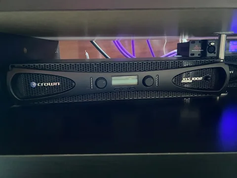 Aktivt h&ouml;gtalarsystem + 3st Crownslutsteg + DBX DriveRack