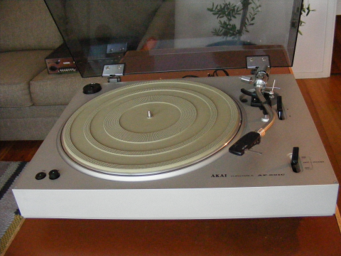 Akai skivspelare AP-001C