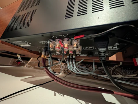 NAD C275BEE Kraftfullt slutsteg p&aring; 600W dynamiskt!
