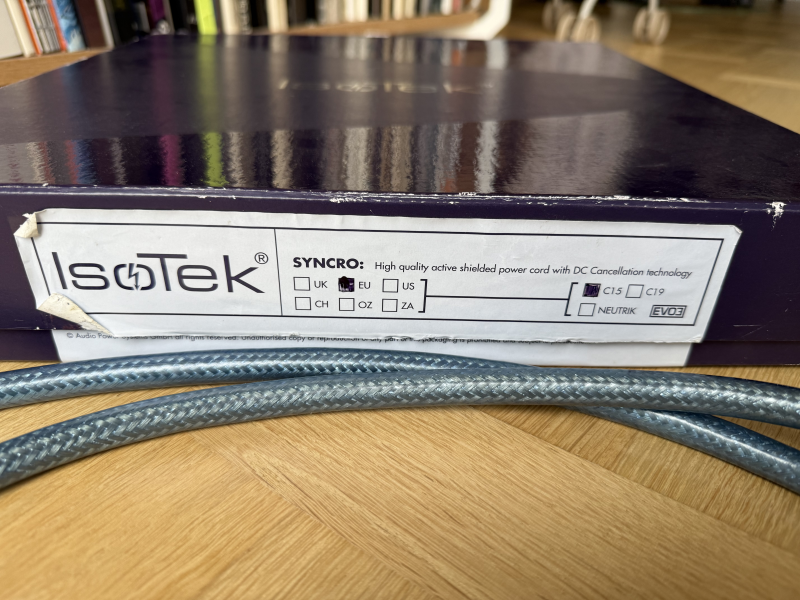 Isotek Evo3 Syncro 2m Isotek Evo3 Syncro 2m - Bild 2 av 3