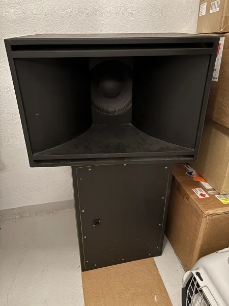 Midbas horn  - Bild 1 av 1