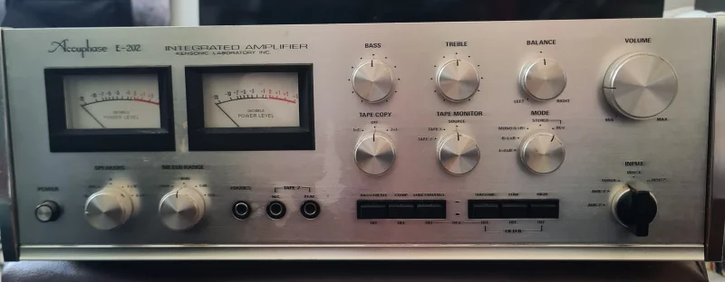 Accuphase E-202 - Bild 1 av 1