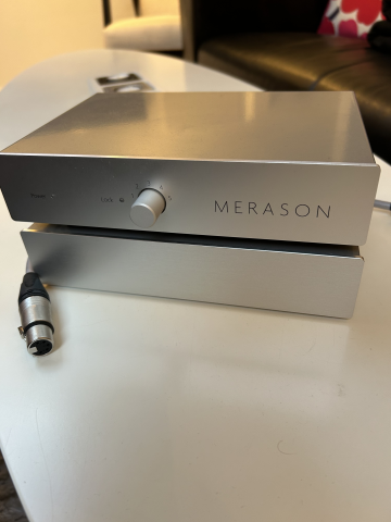 Merason Frerot Dac med Pow1 extern nätdel. 