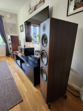 Polk Audio R700