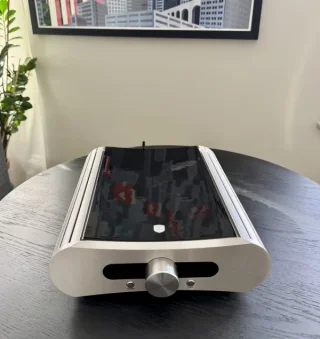 Gato Audio DIA-250S i svart High Gloss-finish