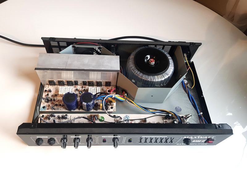 MAXWATT 300B  Ny Basförstärkare 300 Watt - Bild 5 av 14