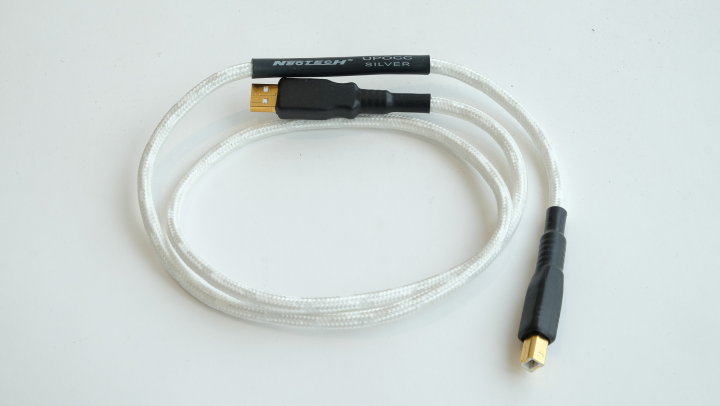 Neotech 1020 Silver USB 1m 