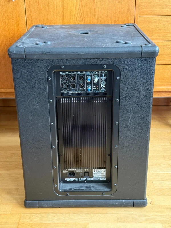 Eurolive B1500D-Pro – Professionell Aktiv PA-Subwoofer i fint skick! Eurolive B1500D-Pro – Professionell Aktiv PA-Subwoofer i fint skick! - Bild 2 av 4