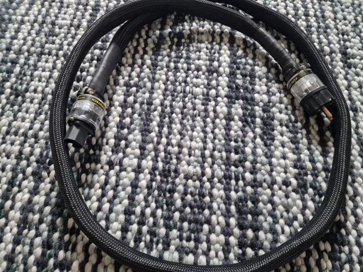 Hi End ac power cable Furutech /Tara Labs
