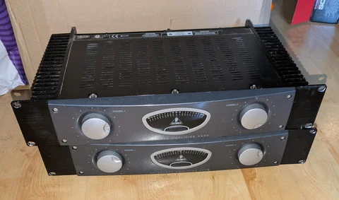 2 st Behringer A500 Bortskänkes