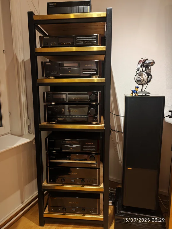 Pioneer Urushi Intressekoll - Bild 1 av 10