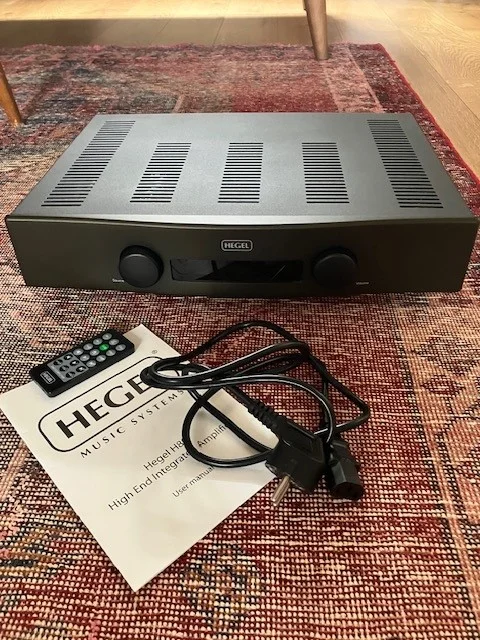 Hegel H80 integrerad f&ouml;rst&auml;rkare med inbyggd Dac s&auml;ljes - Image 3 of 4