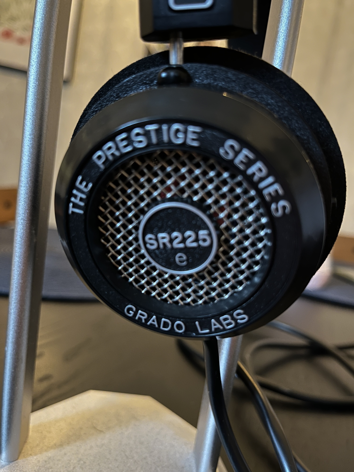 GRADO SR225E