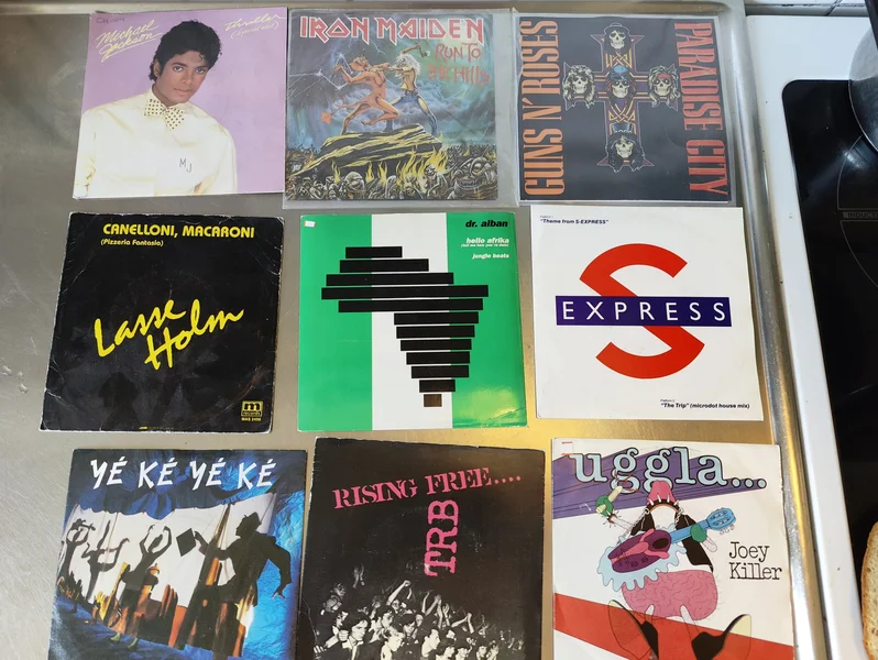 Vinylskivor s&auml;ljes i v&auml;ldigt gott skick - Bild 28 av 37