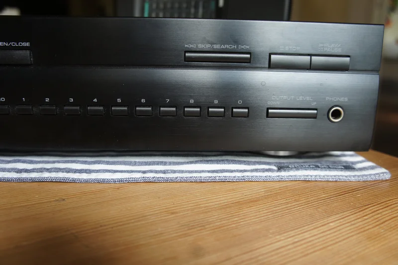 Yamaha CDX-580 Yamaha CDX-580 - Bild 3 av 5