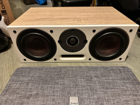 Dali Oberon Vokal centerhögtalare - ljus ek