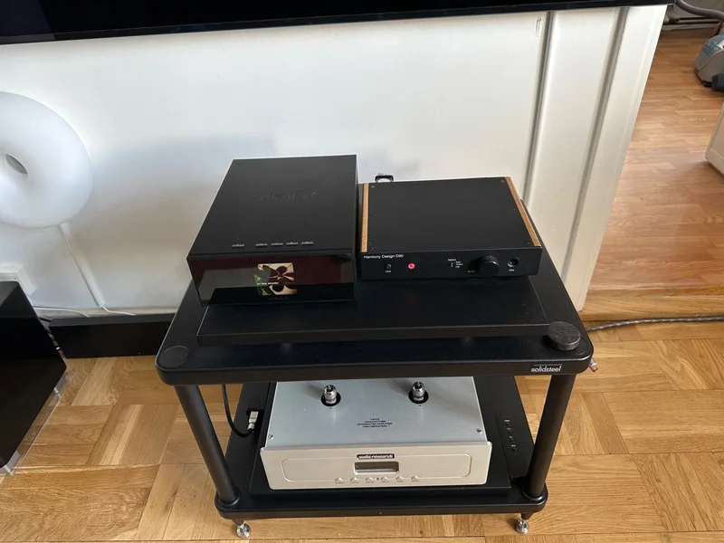 Harmony design D90 Dac&amp; Auralic Aries S1 - Bild 1 av 5