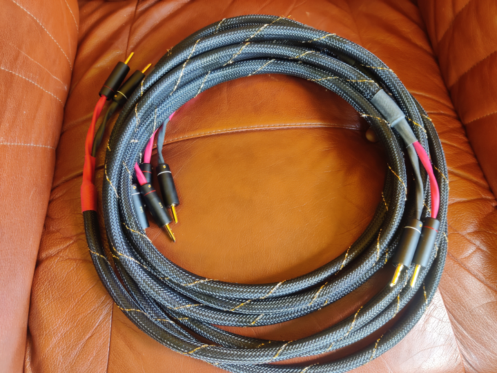 AAC SE2 Speaker Cable Pair Gold Banana