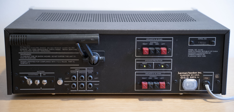 Harman Kardon HK340 AM/FM Solid State Receiver (1979) Harman Kardon HK340 AM/FM Solid State Receiver (1979) - Bild 4 av 5