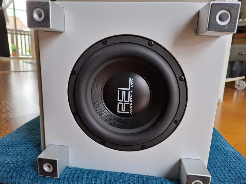 Dali Rubicon 5, Centerh&ouml;gtalare samt REL subwoofer vit pianolack - Bild 18 av 22