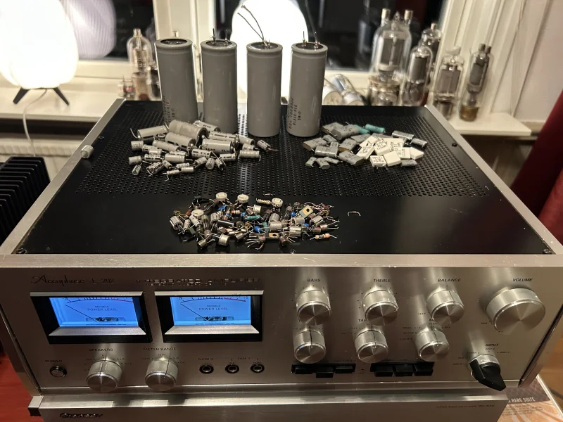 Accuphase E-202 - Bild 2 av 5