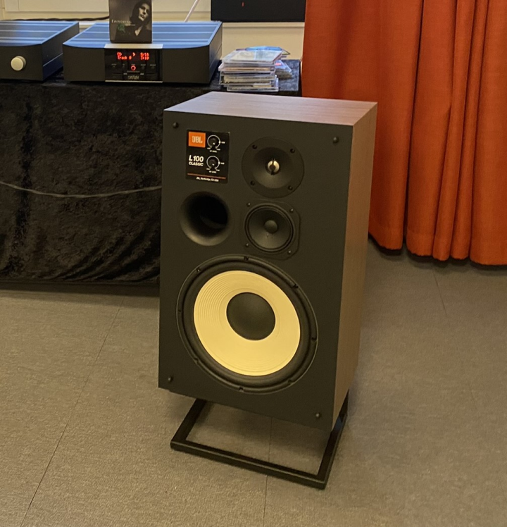 JBL L100 