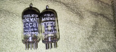 Matchat par Philips miniwatt ECC 81  Square Getter 50 talet!