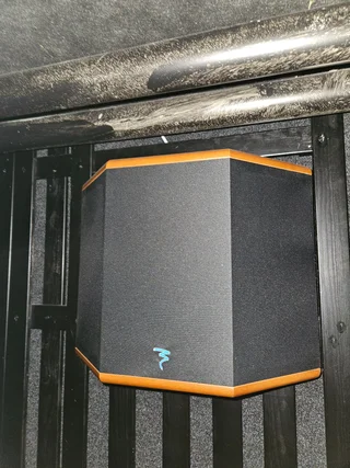 JMlab / Focal Electra SR30 i K&ouml;rsb&auml;r &ndash; High-End Surroundh&ouml;gtalare (Par)