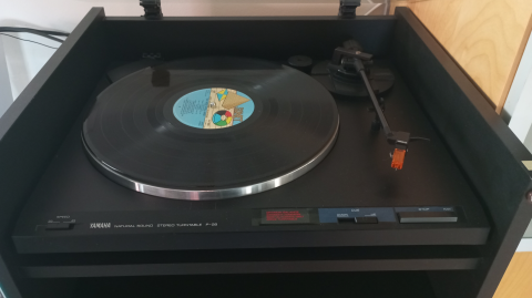 Skivspelare Yamaha P-28